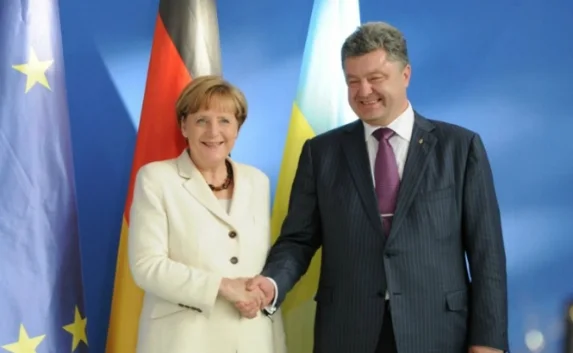 Порошенко поговорил по телефону с Ангелой Меркель
