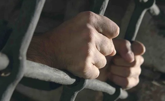 Командир части поплатился за сбор денег на праздник
