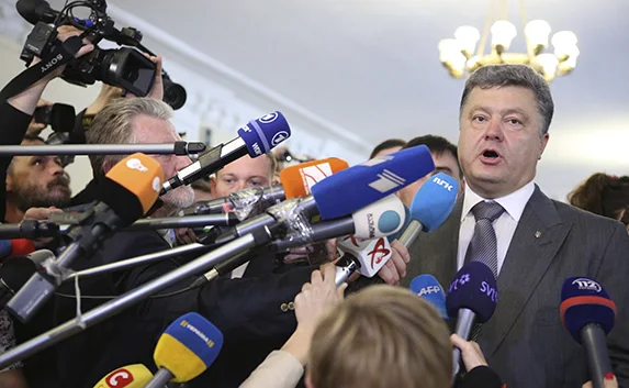 Порошенко: Путин поддержал мирный план только на словах