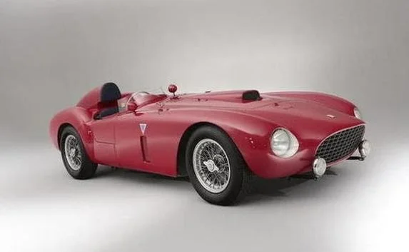 Раритетный Ferrari продали на аукционе за рекордную сумму