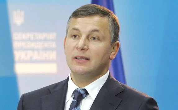 Порошенко меняет главу Минобороны