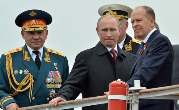 СМИ: Россия может ввести войска на Донбасс