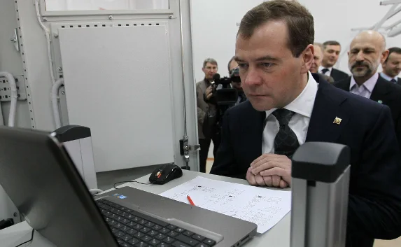 Правительство России по пятницам станет ближе к народу