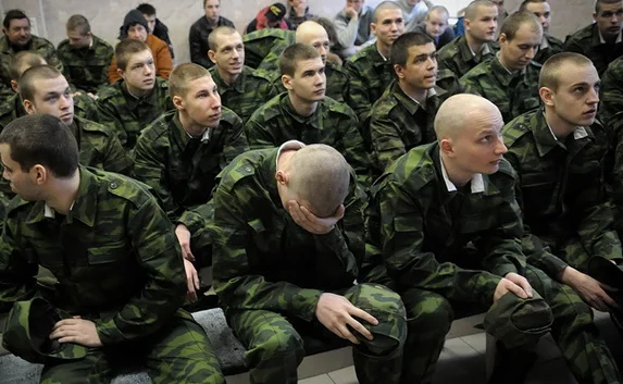 В Тернополе матери кидались под грузовики с призывниками