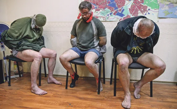 Пленных украинских силовиков хотят обменять на карусели