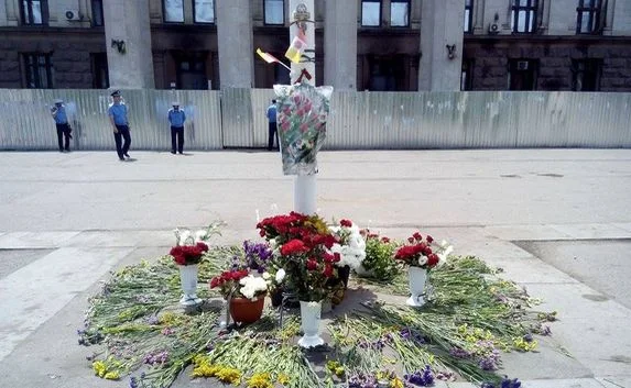 В Одессе исчез мемориал в память о погибших в Доме Профсоюзов