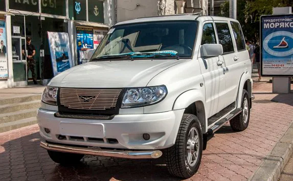Командованию ЧФ России подарили новый UAZ Patriot