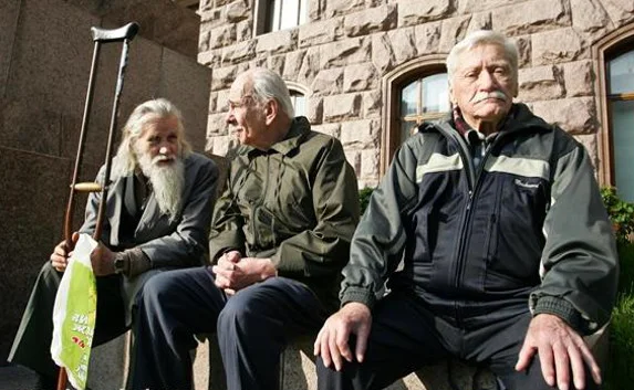 ​Пенсии не выплачиваются более чем в 20 городах Донбасса