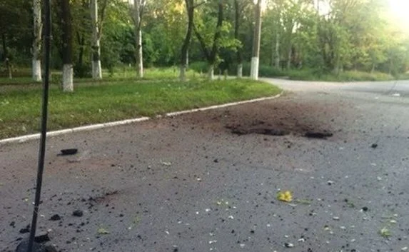В пригороде Горловки из-за артобстрела разрушены жилые дома