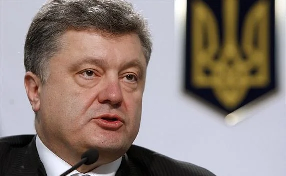 Порошенко ест польские яблоки назло Путину