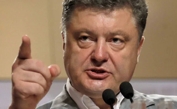 Порошенко повысил возраст военнообязанных запаса