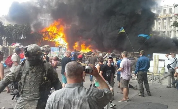 В Киеве вновь бросают «коктейли Молотова»