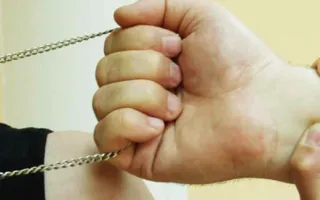 В Севастополе иностранец ограбил женщину
