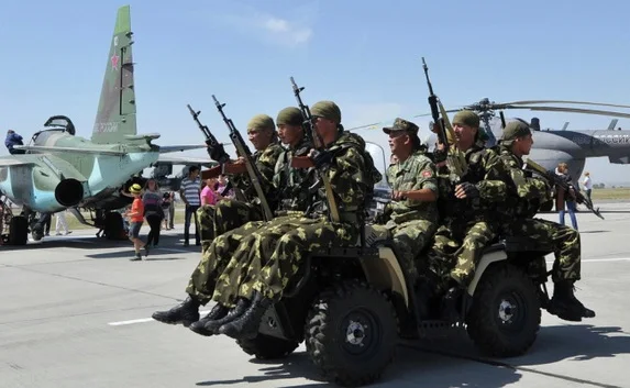 Киев попросил военной помощи у НАТО и ЕС