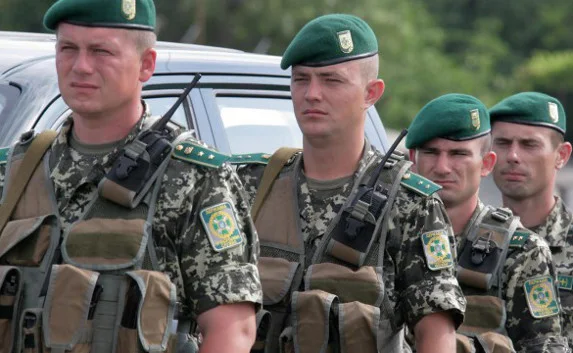 ​С подбитых у Мариуполя катеров спасли 7 пограничников