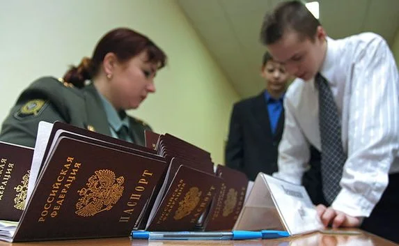 Сотрудники ФМС вернут утерянные паспорта за свой счёт