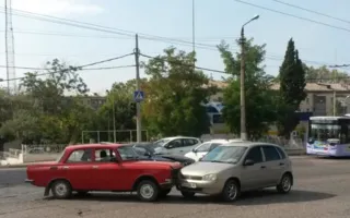 В Севастополе столкнулись четыре автомобиля сразу