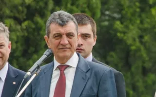 Кортеж, сопровождавший Меняйло и полпреда РФ в Крыму, попал в ДТП