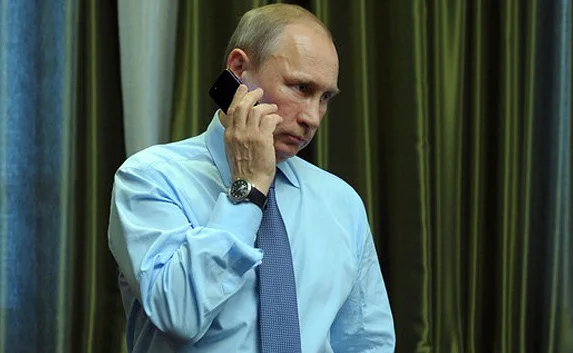 Порошенко позвонил Путину из Мариуполя