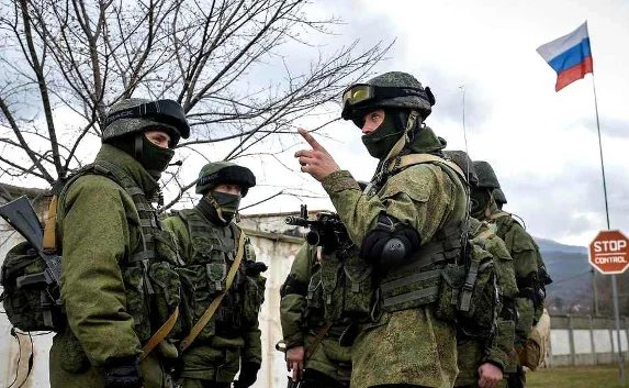Военным РФ хотят запретить размещать фото в Сети со службы