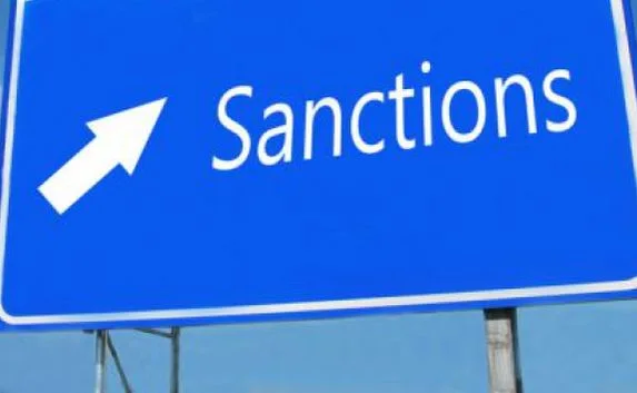 Евросоюз раскрыл имена попавших под санкции чиновников