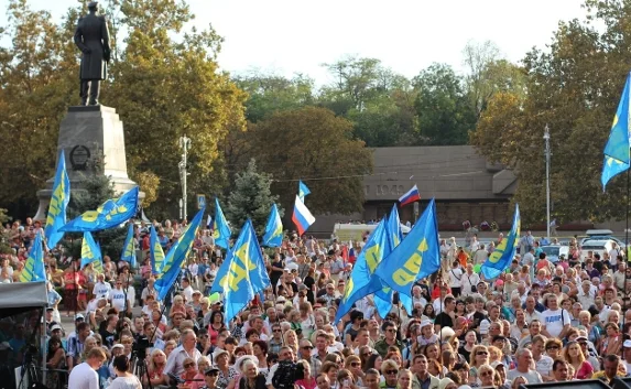 25-тысячный митинг призвал севастопольцев голосовать за ЛДПР!
