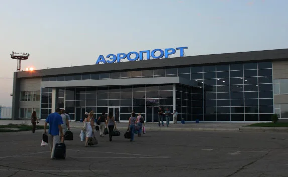 ​Самолёт экстренно посадили в Астрахани из-за дебошира на борту