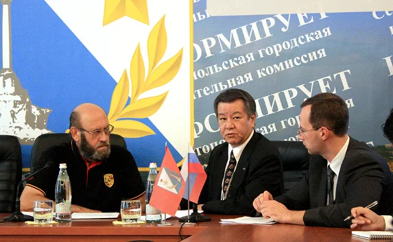 Японские общественники посетили избирательные участки в Севастополе