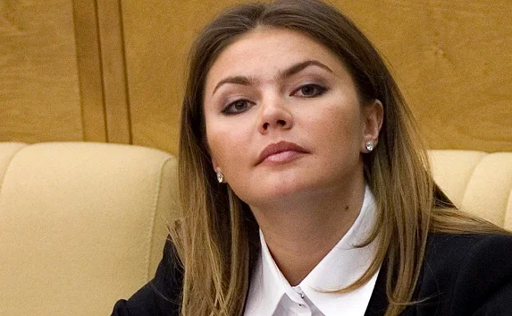 ​Алина Кабаева покинула Госдуму
