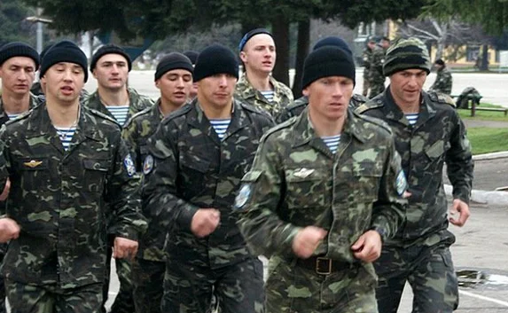 От армии на севере и западе Украины уклонилось десять тысяч человек