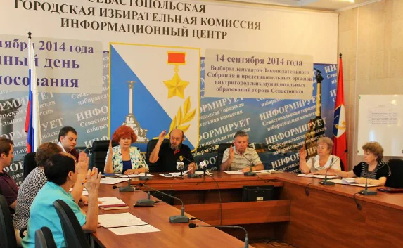 Меняйло, Жириновский и Худяков отказались от депутатских мандатов 