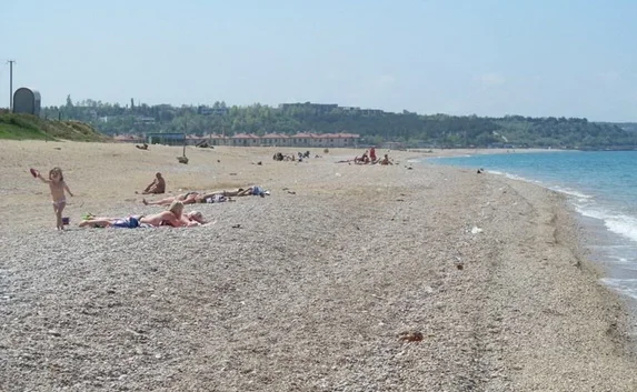 На пляже в Любимовке ликвидировали 50 торговых точек