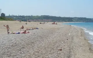 На пляже в Любимовке ликвидировали 50 торговых точек