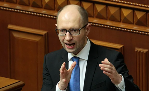 Яценюк призвал Запад давить на Россию санкциями