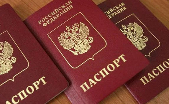 Аксёнов пообещал сократить очереди в ФМС