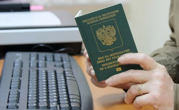 Украинцы без вида на жительство работу в Крыму не получат