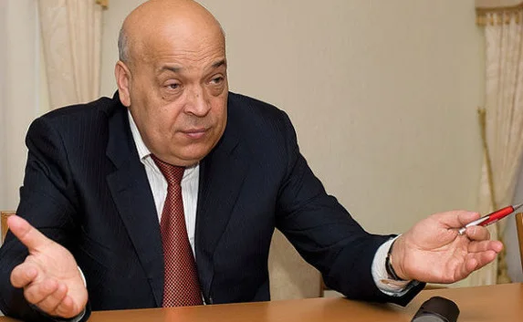 ​Москаль обматерил мужчину, чей дом пострадал от обстрелов на Луганщине