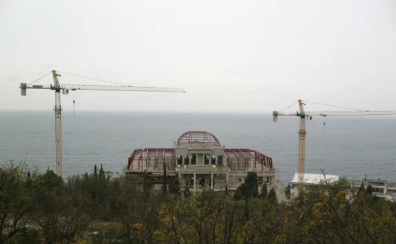 Ахметова могут оставить без дачи в заповедной зоне Крыма