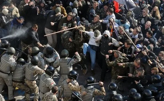 В Киеве вновь бойня под стенами Рады