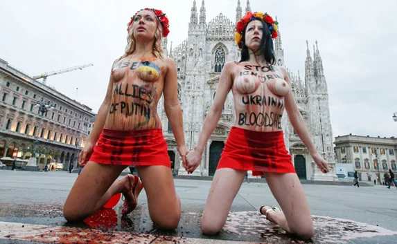 ​Активистки «Femen» протестовали против приезда Путина в Милан