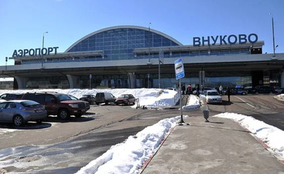 В аэропорту Москвы разбился самолёт. Все погибли