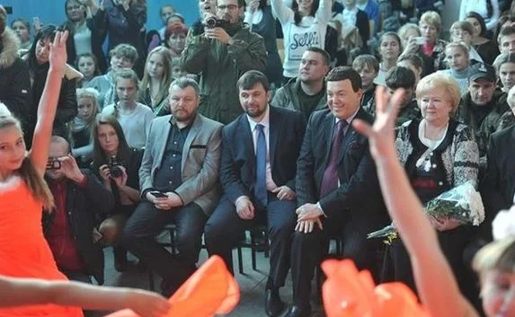 Кобзон и Захарченко спели дуэтом в Донецке