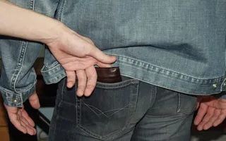 Внимательные севастопольцы помогли поймать карманников