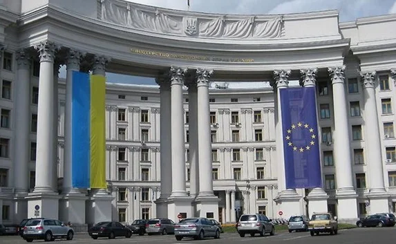 Украина «оптимизирует» девять консульств