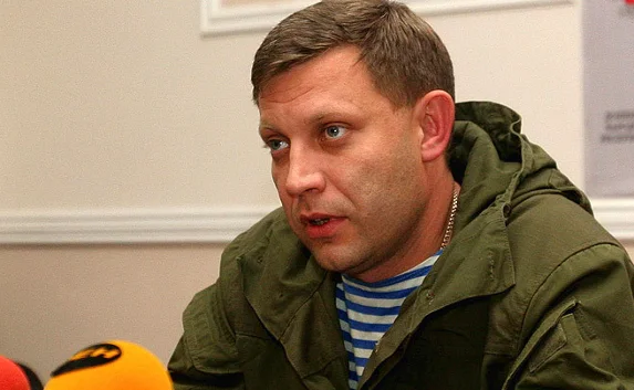 Захарченко попал под обстрел в донецком аэропорту