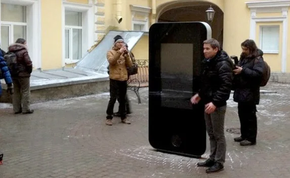 ​Демонтированный в Санкт-Петербурге памятник Джобсу пойдёт с молотка