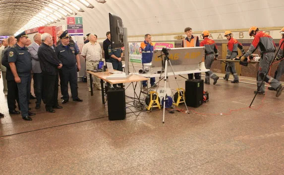 Депутатов Госдумы России научат искать укрытия в метро