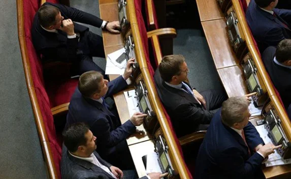 ​В новой Верховной Раде Украины нашли депутатов-«кнопкодавов»