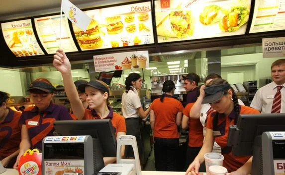 «McDonald's» для россиян станет не по карману