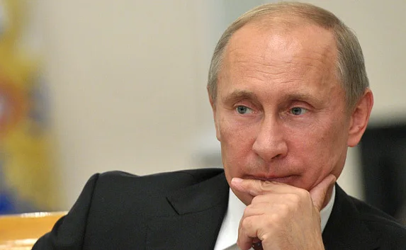 Путин: Конституция нуждается в пересмотре и дополнении